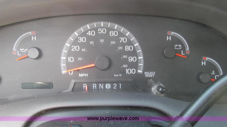 image for item E3860 2002 Ford F150 XL SuperCab pickup truck