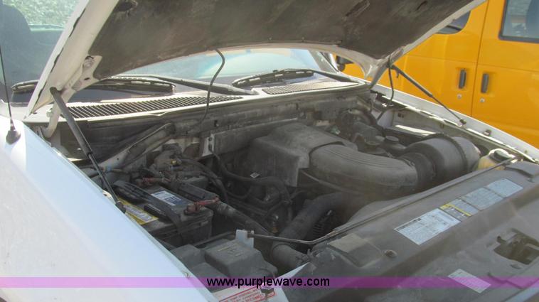 image for item E3860 2002 Ford F150 XL SuperCab pickup truck