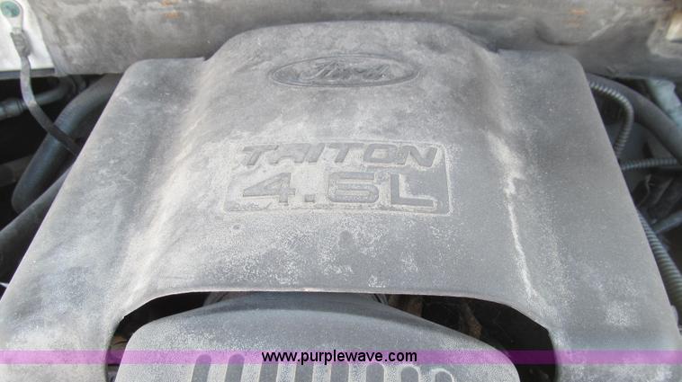 image for item E3860 2002 Ford F150 XL SuperCab pickup truck