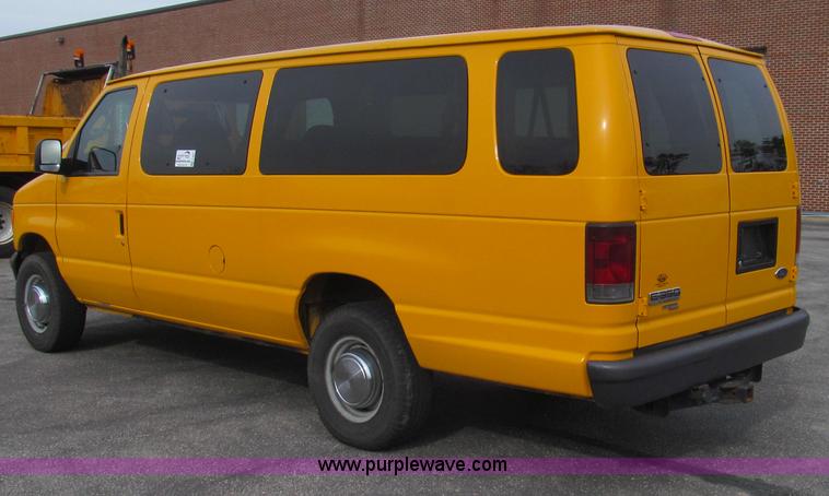 image for item E3861 2006 Ford E350 van