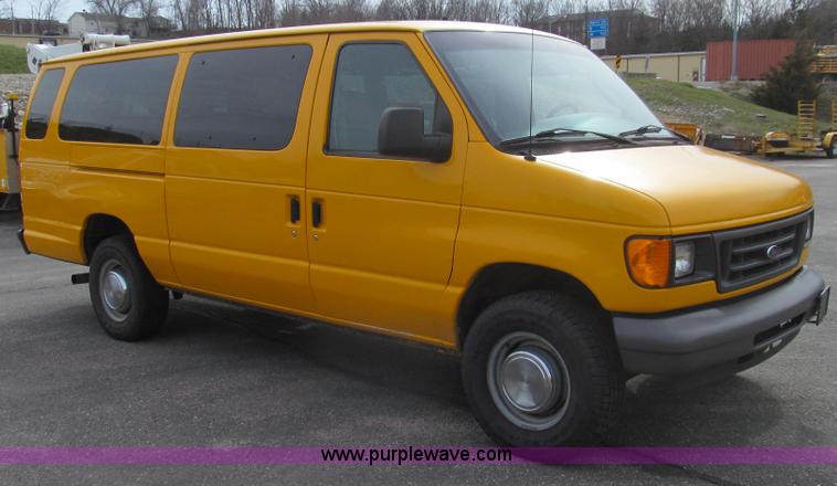 image for item E3861 2006 Ford E350 van