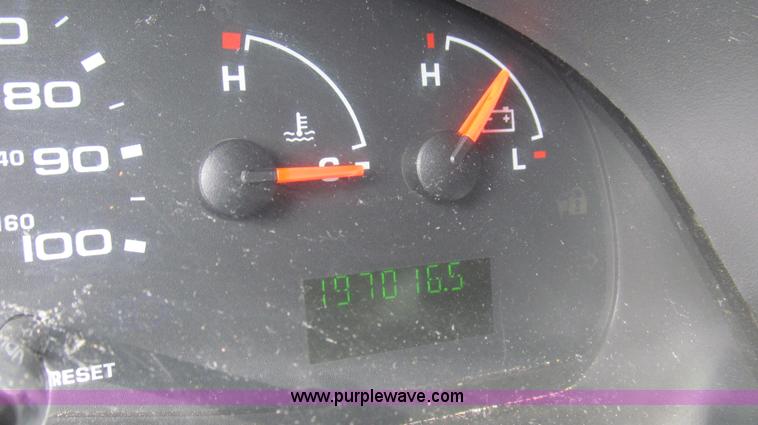 image for item E3861 2006 Ford E350 van