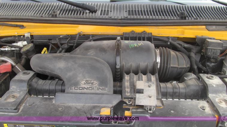 image for item E3861 2006 Ford E350 van