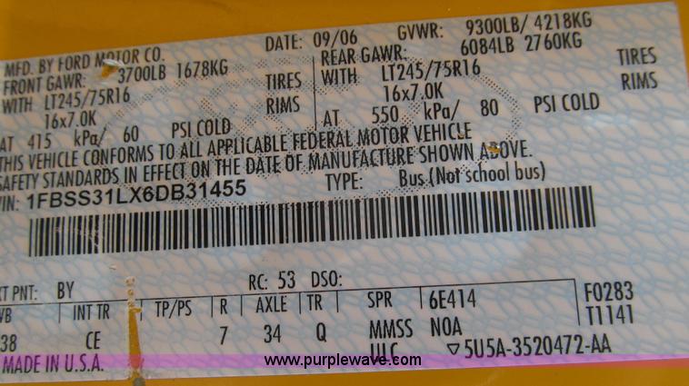 image for item E3861 2006 Ford E350 van