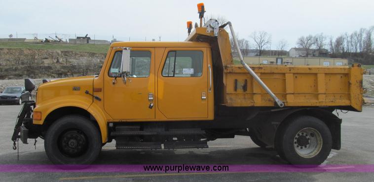 image for item E3862 1997 International 4900 CrewCab dump truck