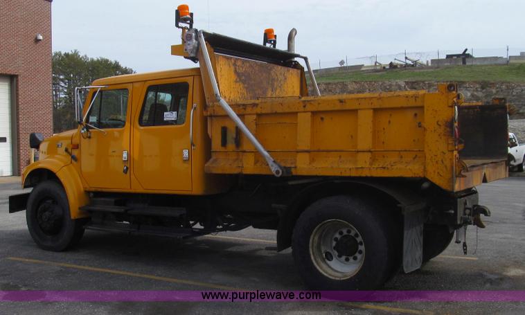 image for item E3862 1997 International 4900 CrewCab dump truck