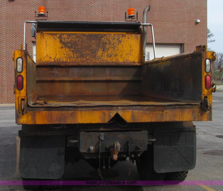 image for item E3862 1997 International 4900 CrewCab dump truck