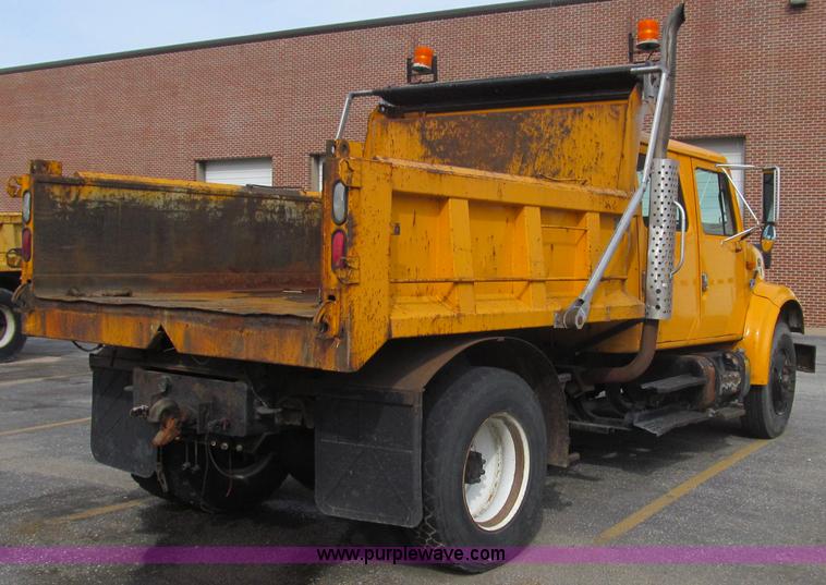 image for item E3862 1997 International 4900 CrewCab dump truck