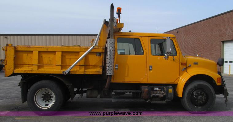 image for item E3862 1997 International 4900 CrewCab dump truck