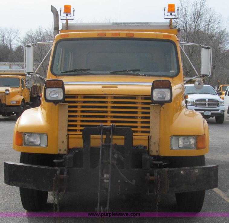 image for item E3862 1997 International 4900 CrewCab dump truck
