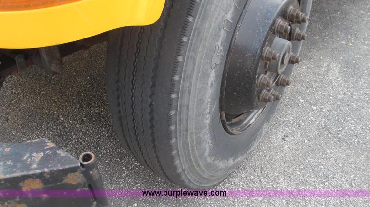 image for item E3862 1997 International 4900 CrewCab dump truck