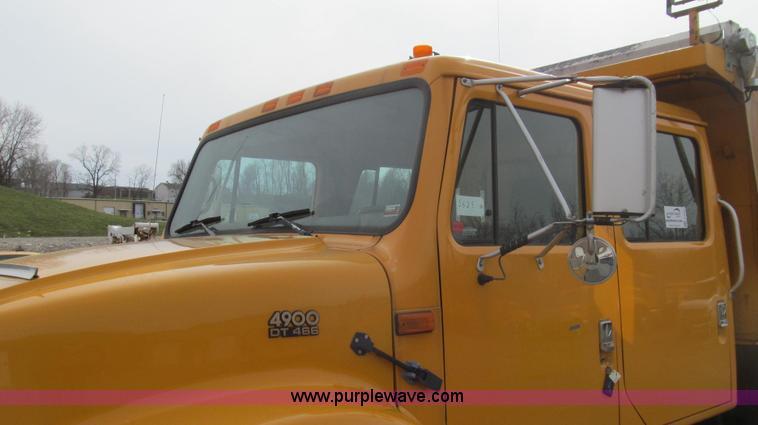 image for item E3862 1997 International 4900 CrewCab dump truck