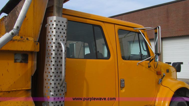 image for item E3862 1997 International 4900 CrewCab dump truck