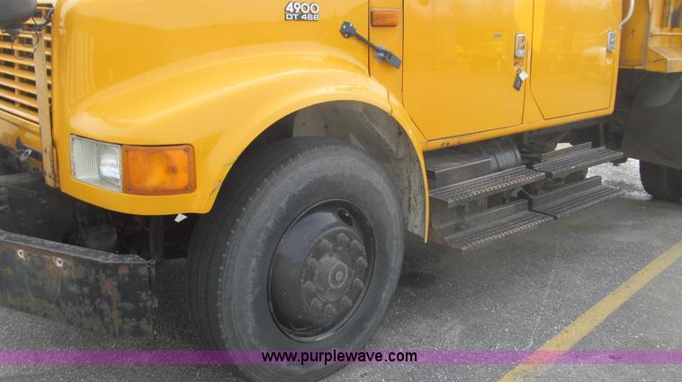 image for item E3862 1997 International 4900 CrewCab dump truck