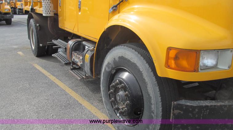 image for item E3862 1997 International 4900 CrewCab dump truck