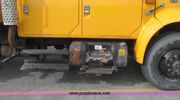 image for item E3862 1997 International 4900 CrewCab dump truck