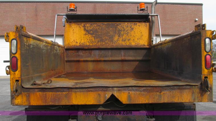 image for item E3862 1997 International 4900 CrewCab dump truck
