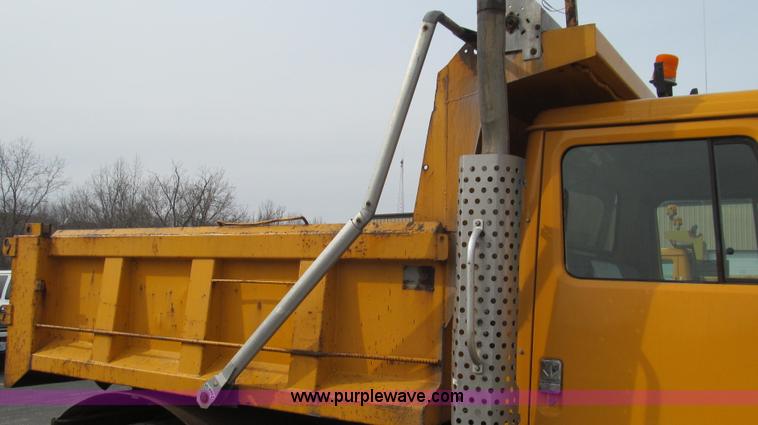 image for item E3862 1997 International 4900 CrewCab dump truck