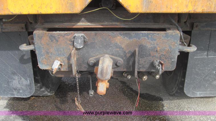 image for item E3862 1997 International 4900 CrewCab dump truck