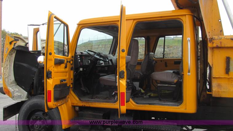 image for item E3862 1997 International 4900 CrewCab dump truck
