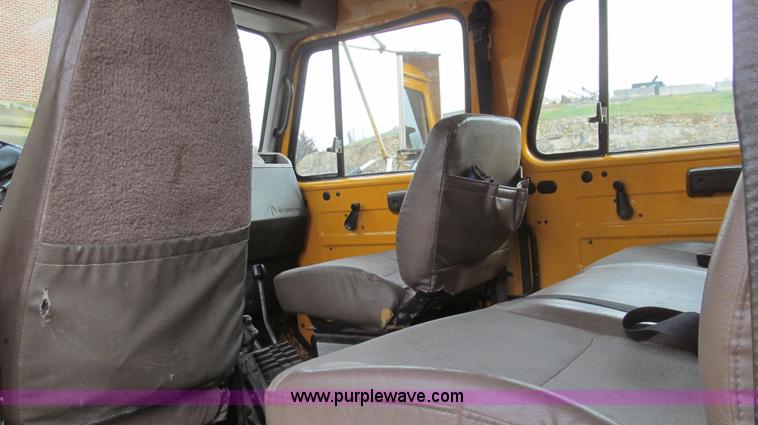 image for item E3862 1997 International 4900 CrewCab dump truck