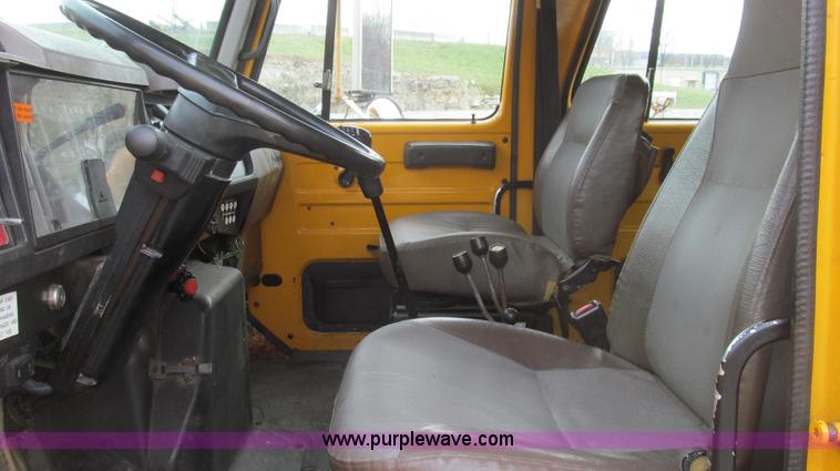 image for item E3862 1997 International 4900 CrewCab dump truck