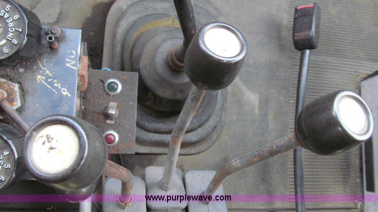 image for item E3862 1997 International 4900 CrewCab dump truck