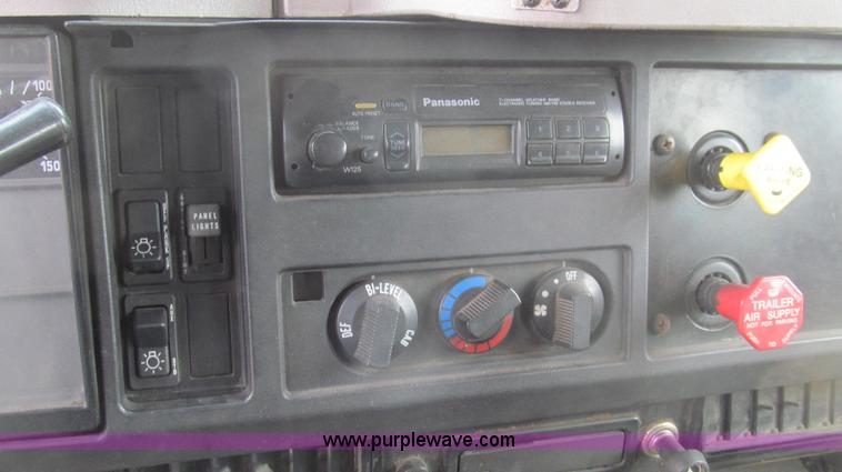 image for item E3862 1997 International 4900 CrewCab dump truck