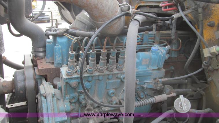 image for item E3862 1997 International 4900 CrewCab dump truck