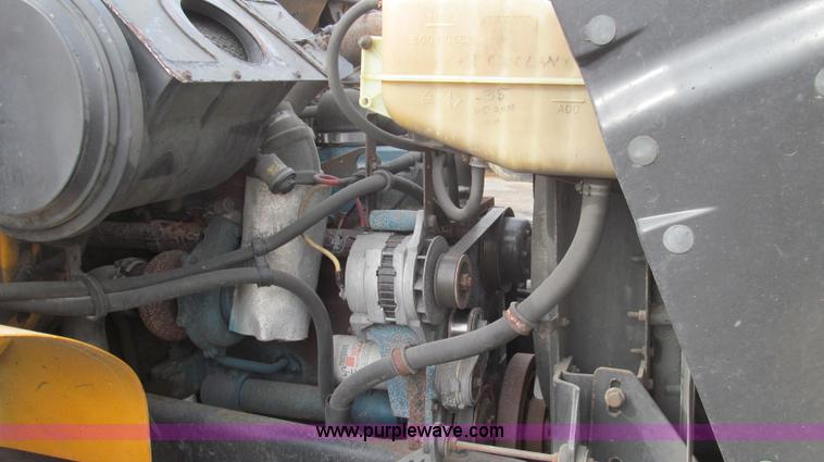 image for item E3862 1997 International 4900 CrewCab dump truck