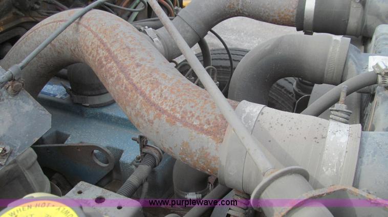 image for item E3862 1997 International 4900 CrewCab dump truck