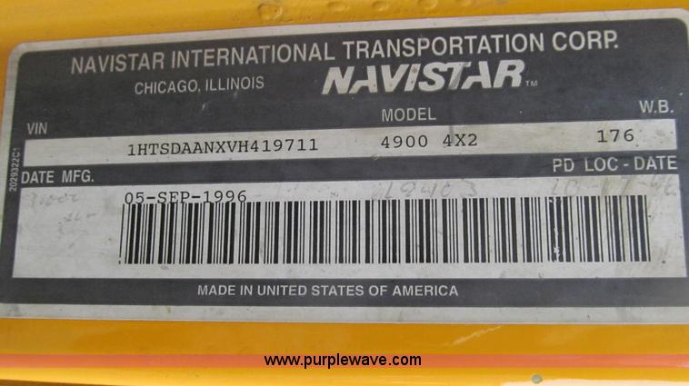 image for item E3862 1997 International 4900 CrewCab dump truck