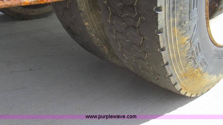 image for item E3863 1995 International 4900 dump truck