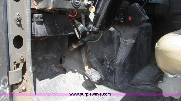 image for item E3863 1995 International 4900 dump truck