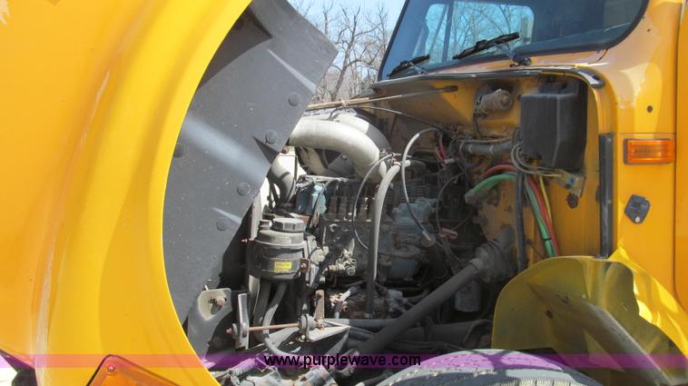 image for item E3863 1995 International 4900 dump truck