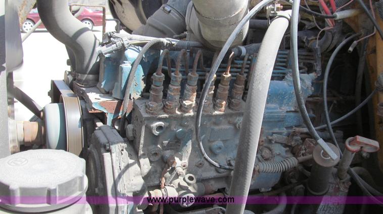 image for item E3863 1995 International 4900 dump truck