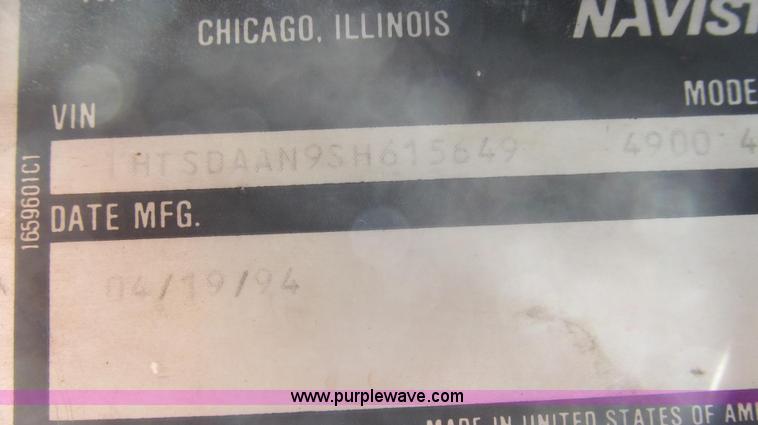 image for item E3863 1995 International 4900 dump truck