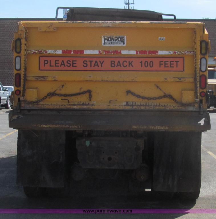 image for item E3864 2002 International 2554 dump truck