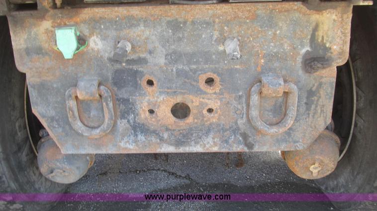 image for item E3864 2002 International 2554 dump truck