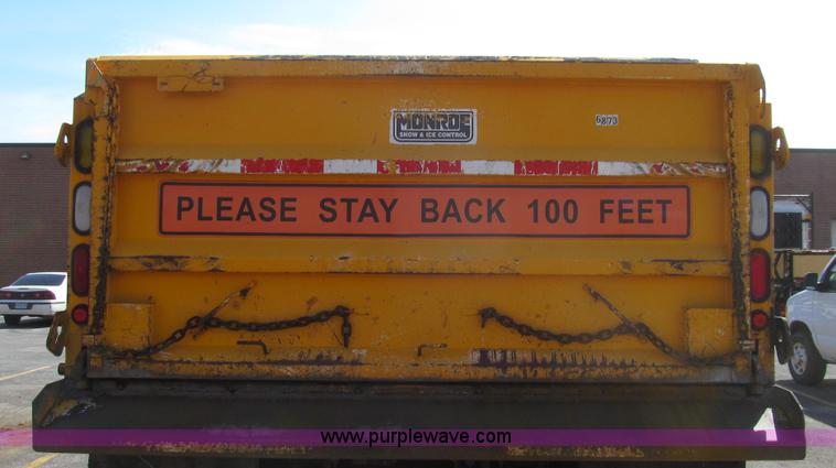 image for item E3864 2002 International 2554 dump truck