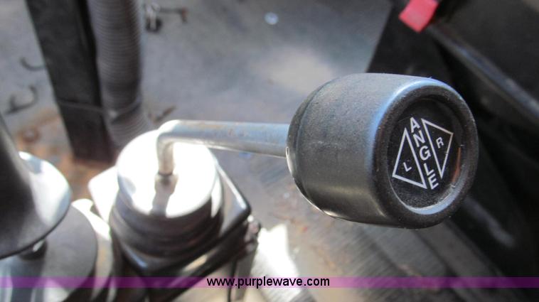 image for item E3864 2002 International 2554 dump truck