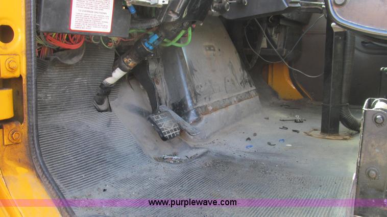 image for item E3864 2002 International 2554 dump truck