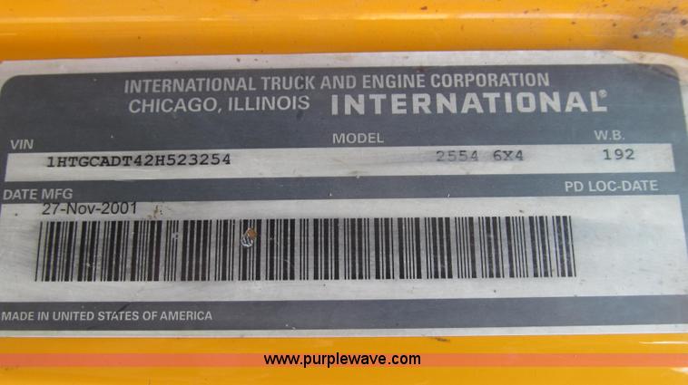 image for item E3864 2002 International 2554 dump truck