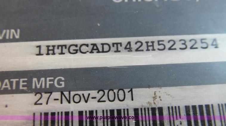 image for item E3864 2002 International 2554 dump truck