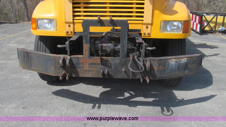 image for item E3865 1999 International 4900 dump truck