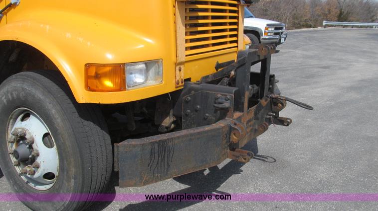 image for item E3865 1999 International 4900 dump truck