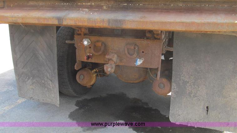 image for item E3865 1999 International 4900 dump truck
