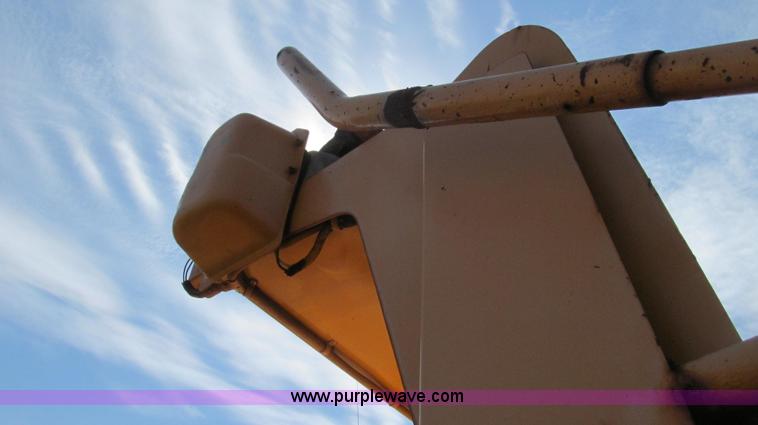 image for item E3865 1999 International 4900 dump truck