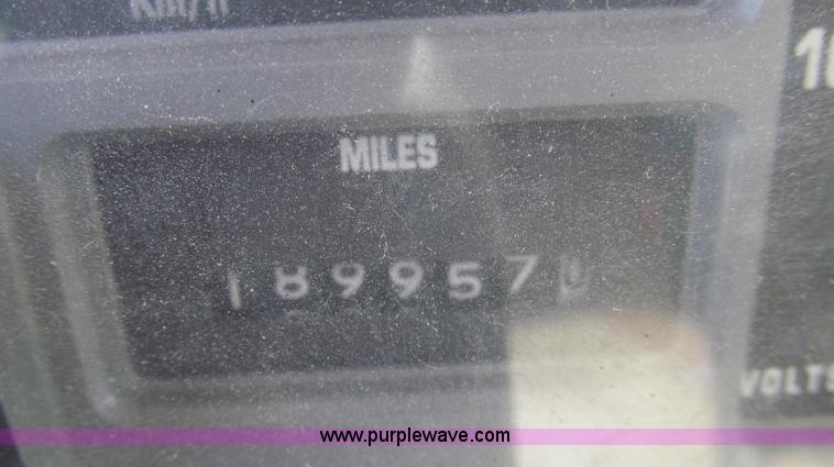 image for item E3865 1999 International 4900 dump truck