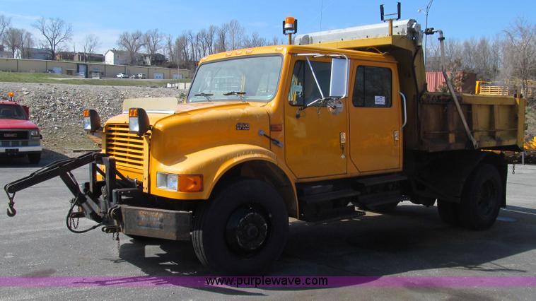 image for item E3866 1997 International 4900 CrewCab dump truck
